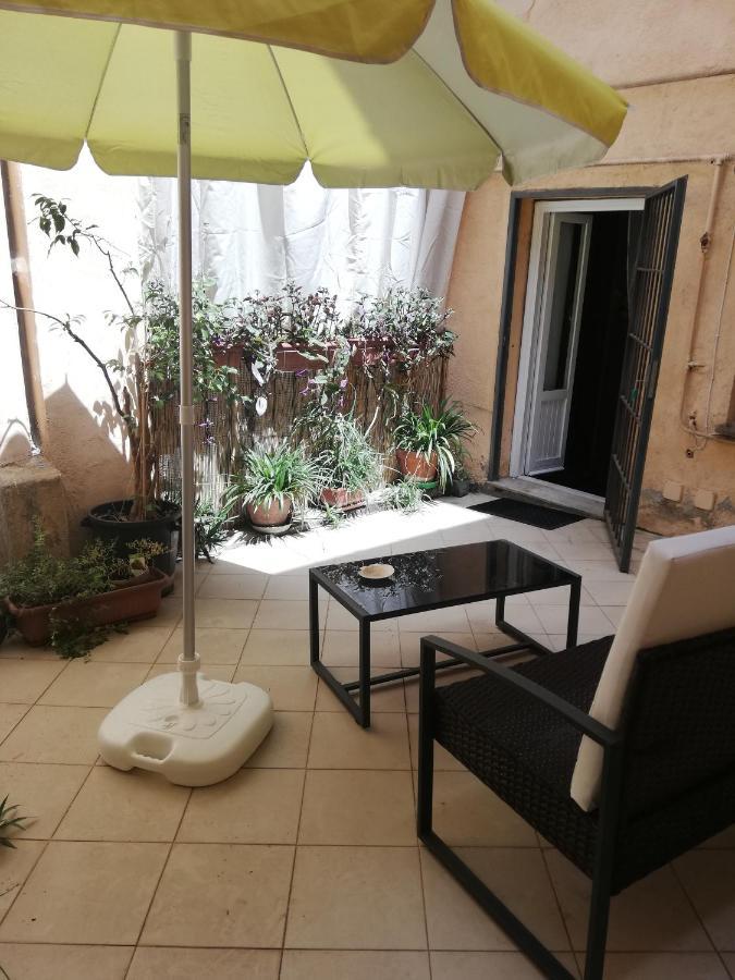 Apartments Campo De Fiori Rome Luaran gambar