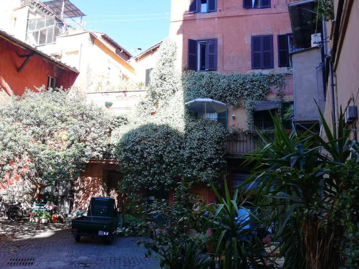Apartments Campo De Fiori Rome Luaran gambar
